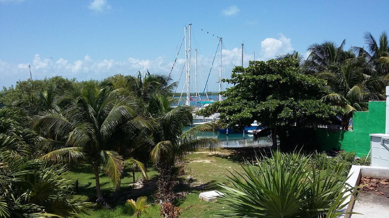 Marina Paraiso Isla Mujeres Hotel Buitenkant foto