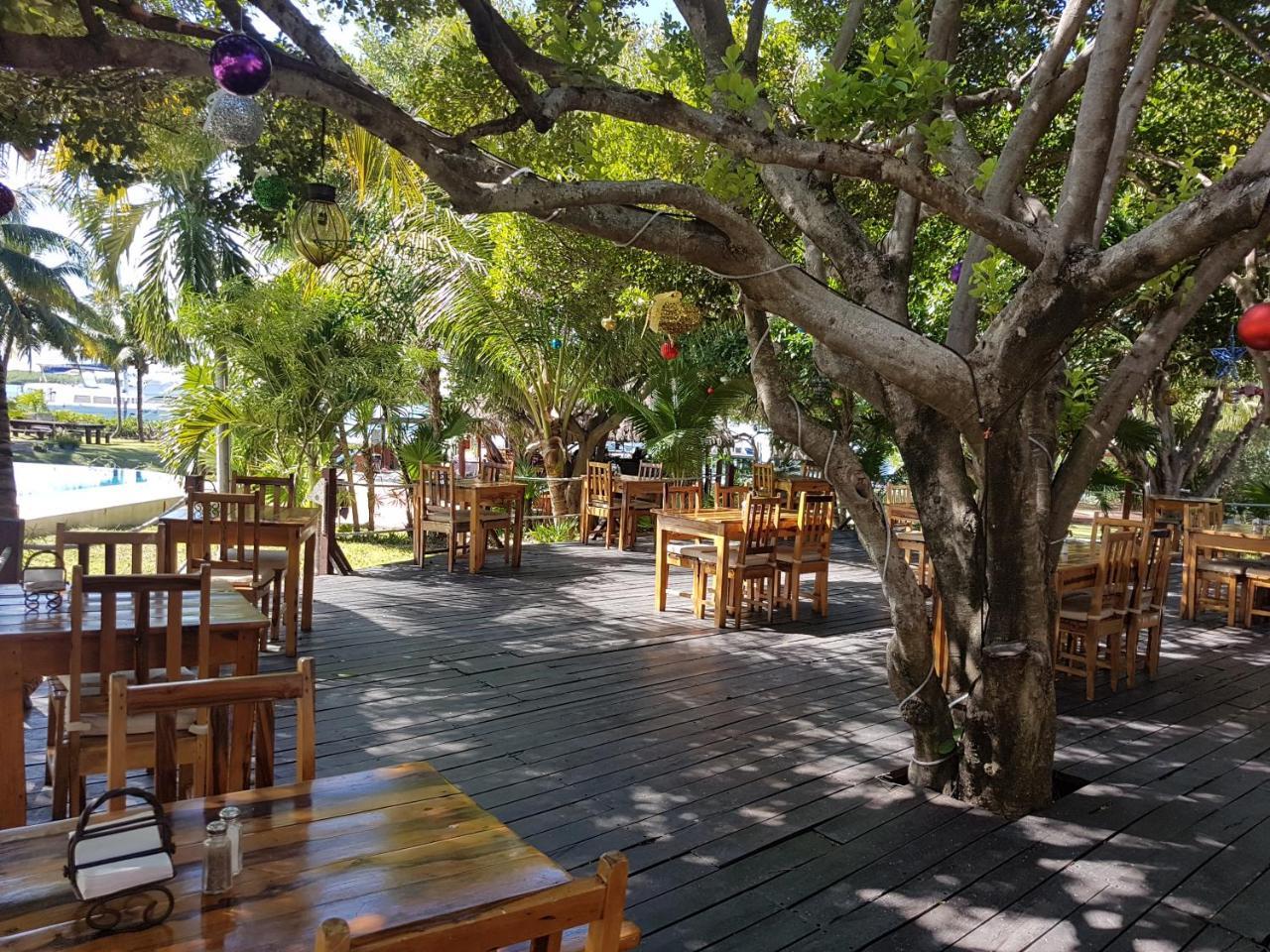 Marina Paraiso Isla Mujeres Hotel Buitenkant foto